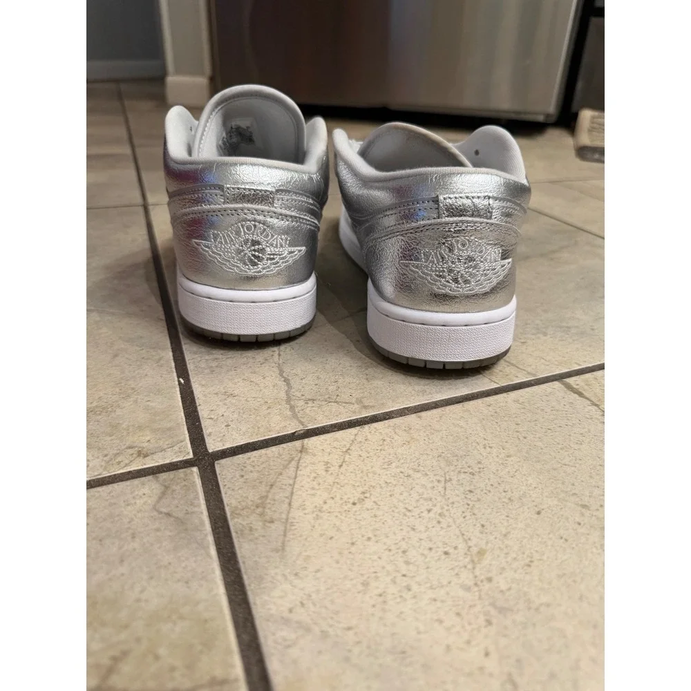 Nike Air Jordan 1 Low Chrome Metallic Silver FN5030-001 Mens 10.5